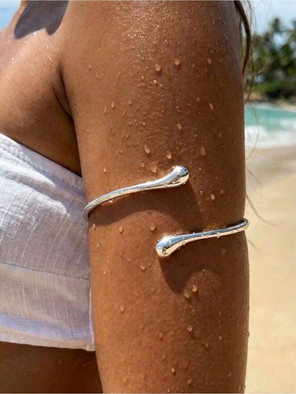 Silver Sculptural Upper Arm Cuff – Minimalist Statement Arm Bracelet